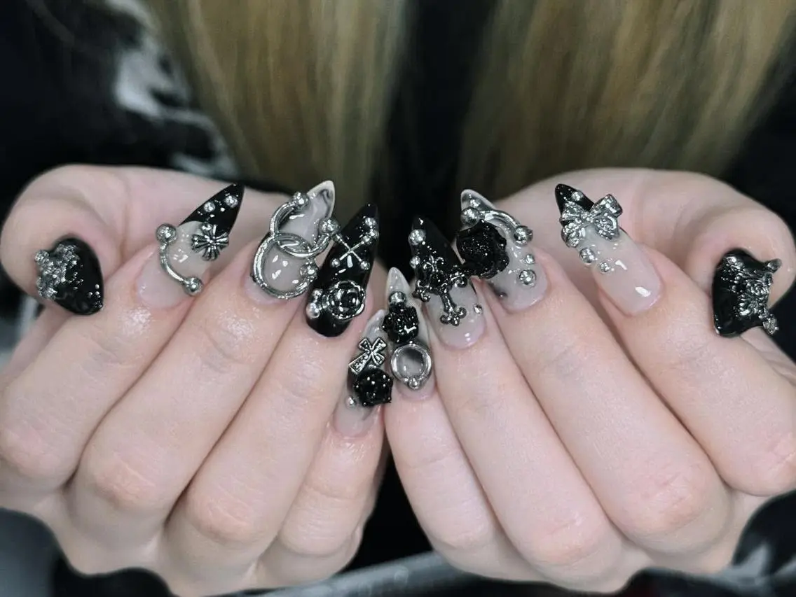 ネイル 長さ出し グラデーション 卒業式 キラキラネイル マグネットネイル ハンドネイル NaMi Belle Nailのネイルデザイン