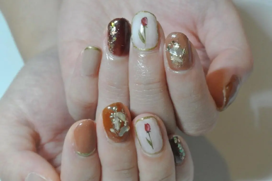 ネイル ゴールド milly nail （予約担当)のネイルデザイン