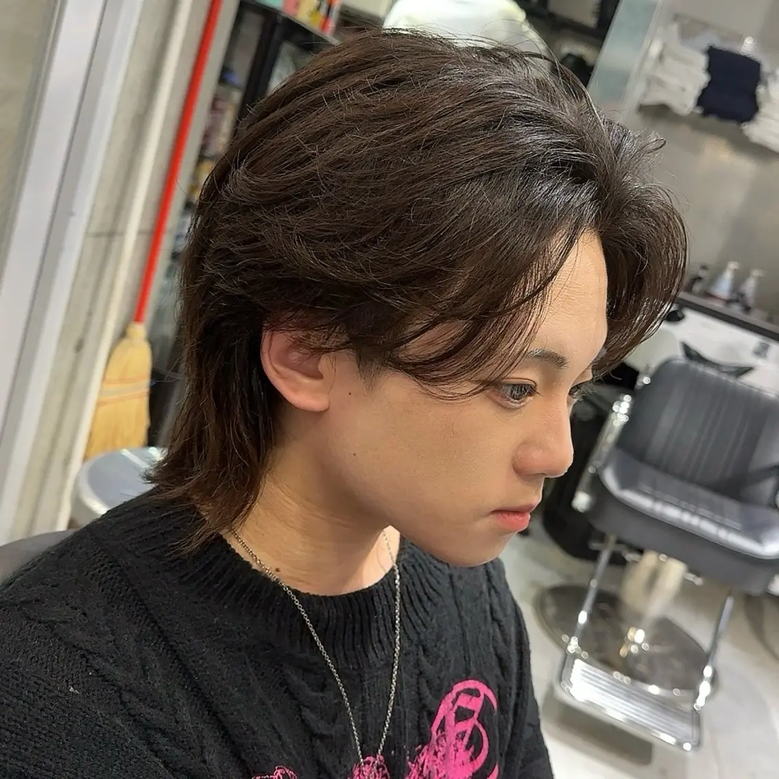 ミディアム パーマ メンズ センターパート メンズウルフカット ウルフカット カット パーマ ヘアセット メンズパーマの達人 KAITOのヘアスタイル