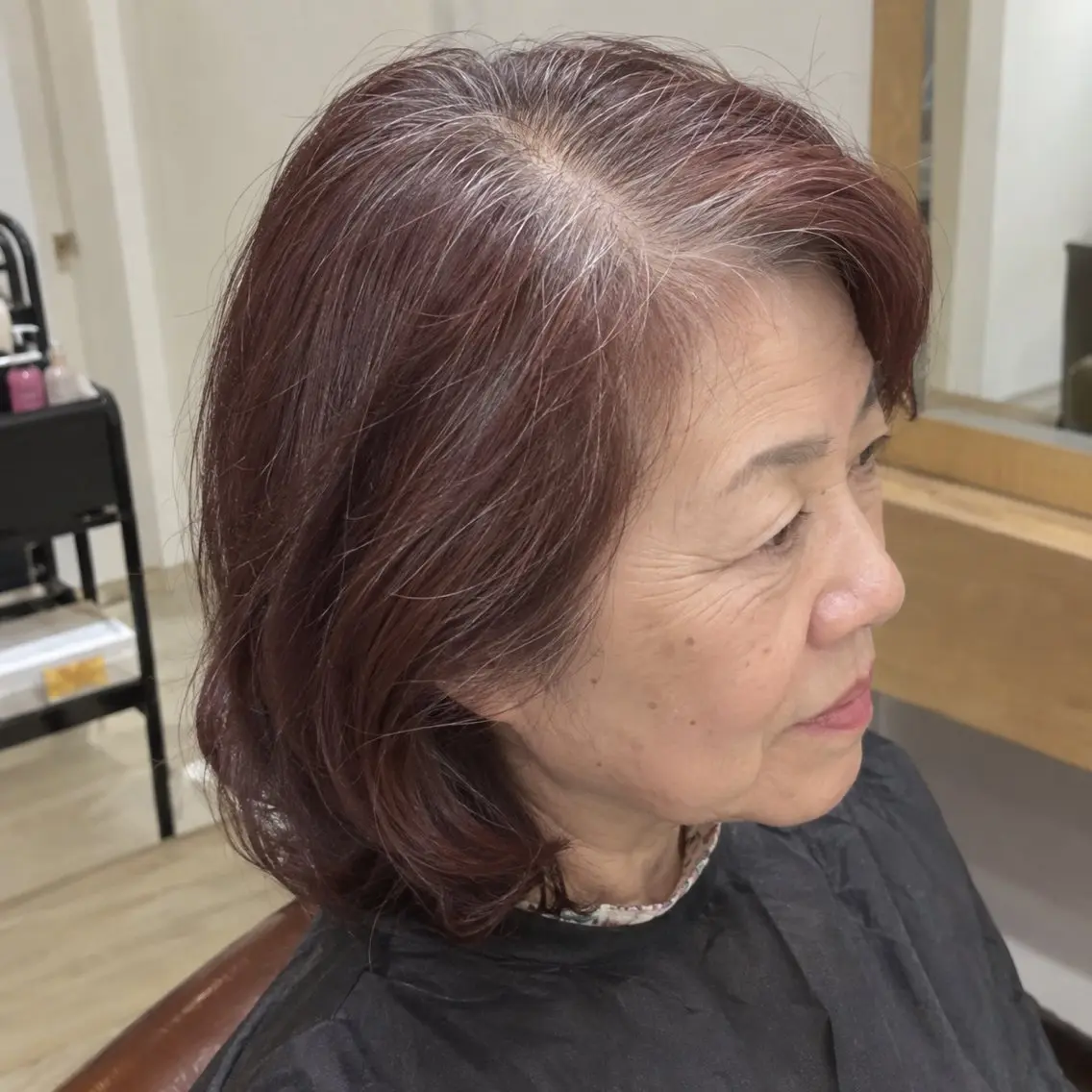 カラー ヘアカラー 林 彩音のヘアスタイル