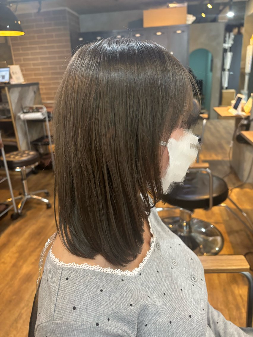 ミディアム カット 上田 瑠海音のヘアスタイル