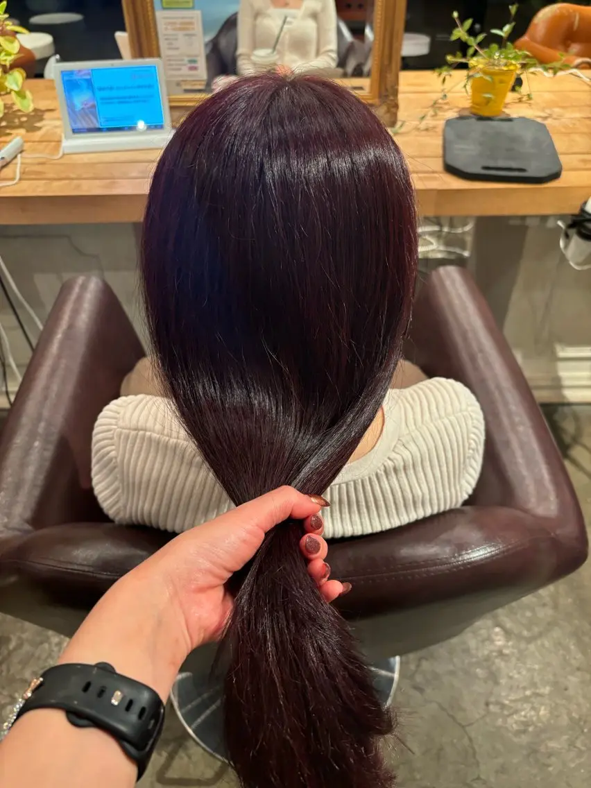 ロング カラー カシス 髪質改善カラー ベージュ🤎YUMEのヘアスタイル