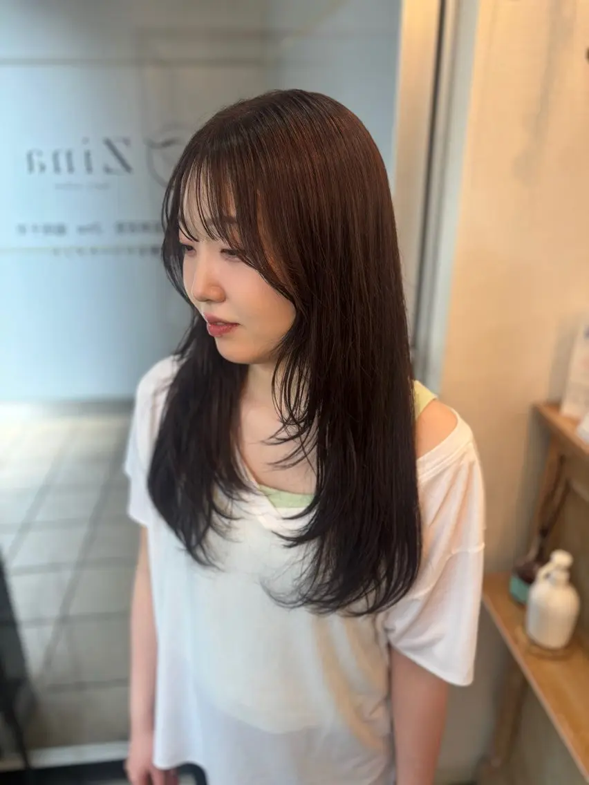 ロング カラー 顔まわりレイヤー 顔周りカット 韓国風ヘア レイヤーカット カット ヘアカラー NONOKA Zina千早店のヘアスタイル