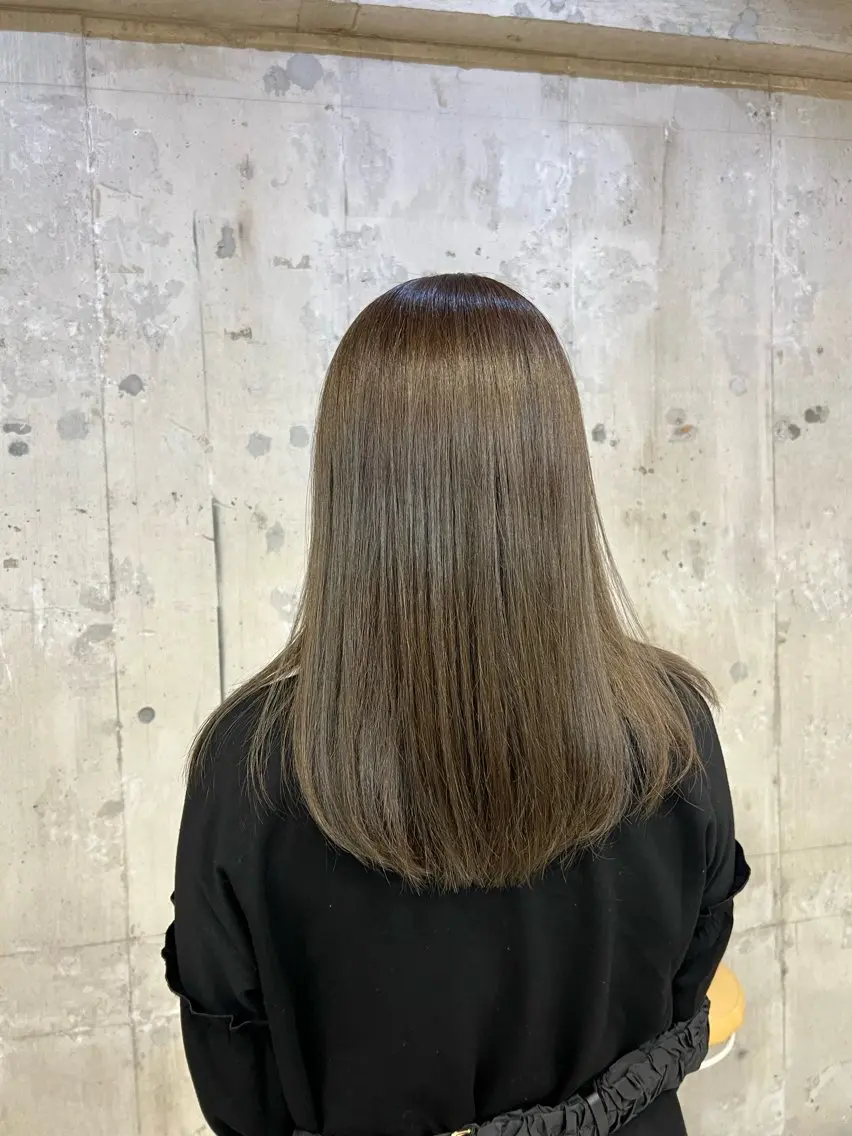 カラー ベージュカラー オリーブベージュ momo /鍛冶屋町のヘアスタイル