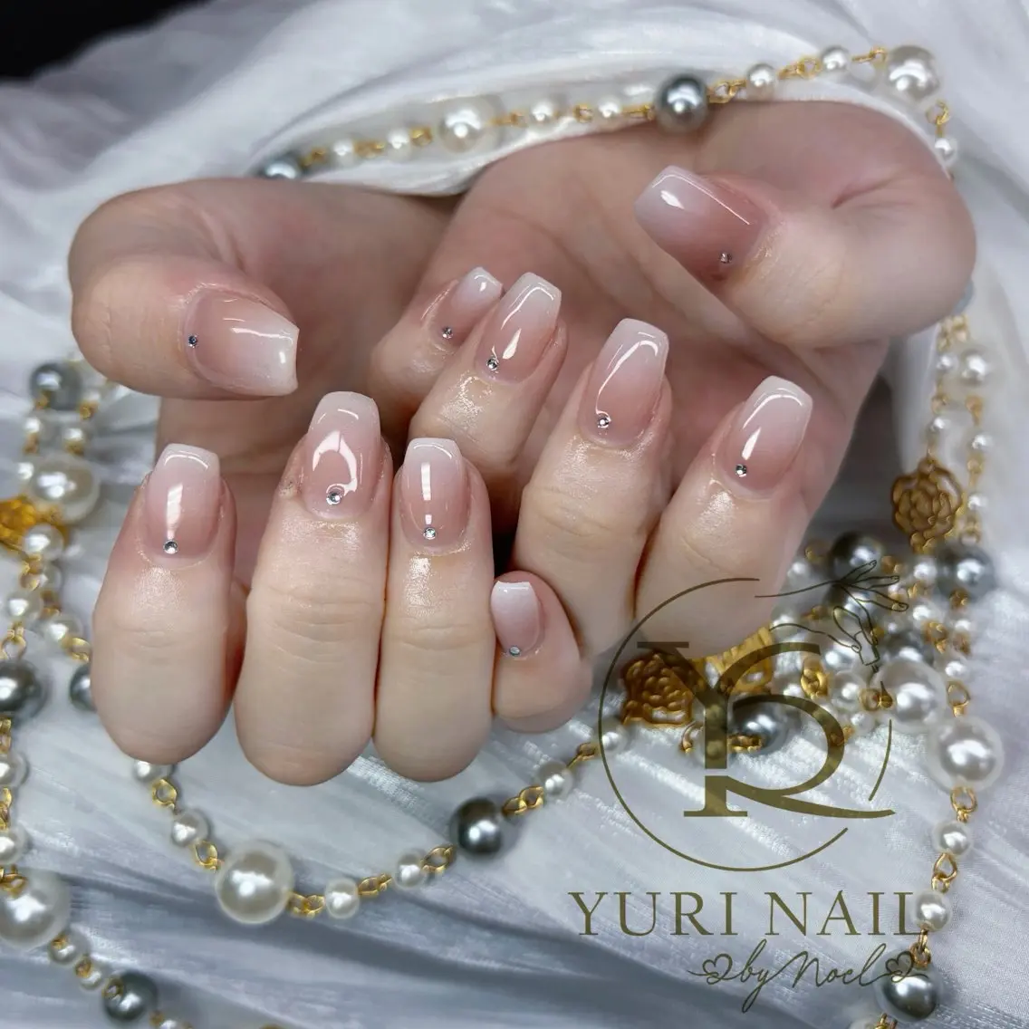 ネイル ハンドネイル フットネイル ハンドケア YURI Nail NARITAのネイルデザイン