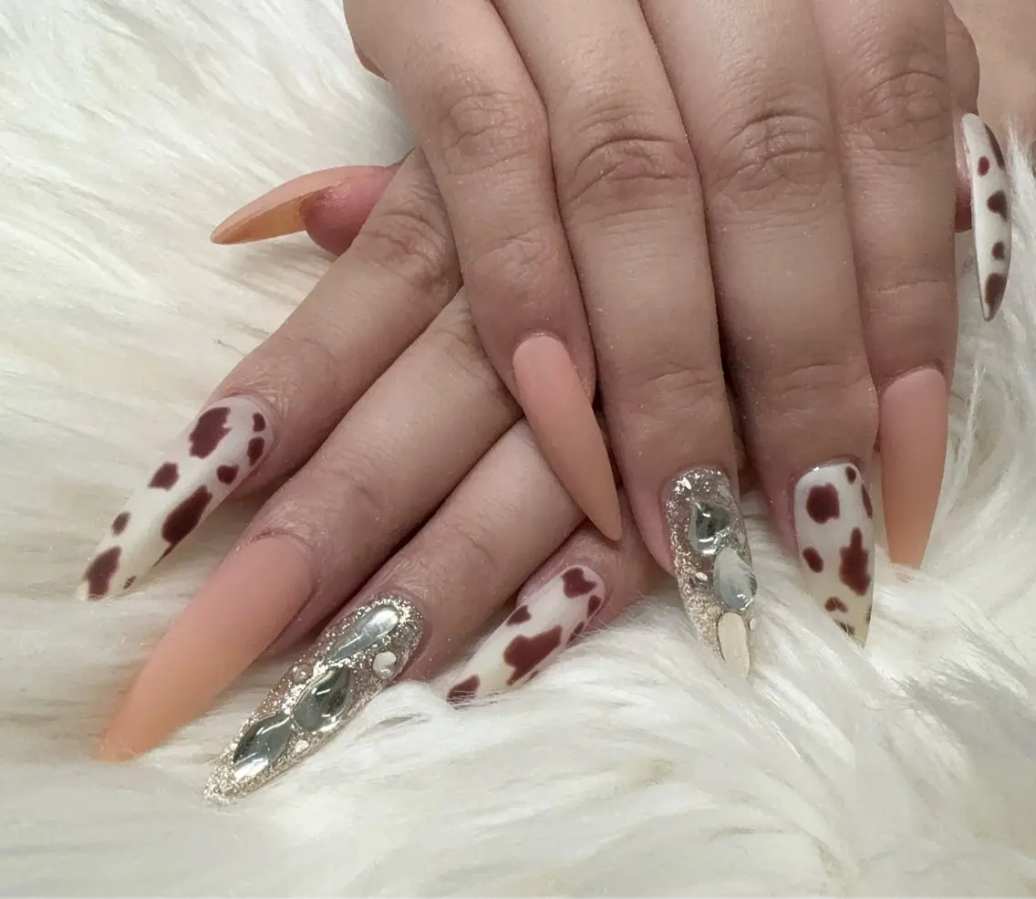 ネイル ハンドネイル &ME ネイルサロンのネイルデザイン
