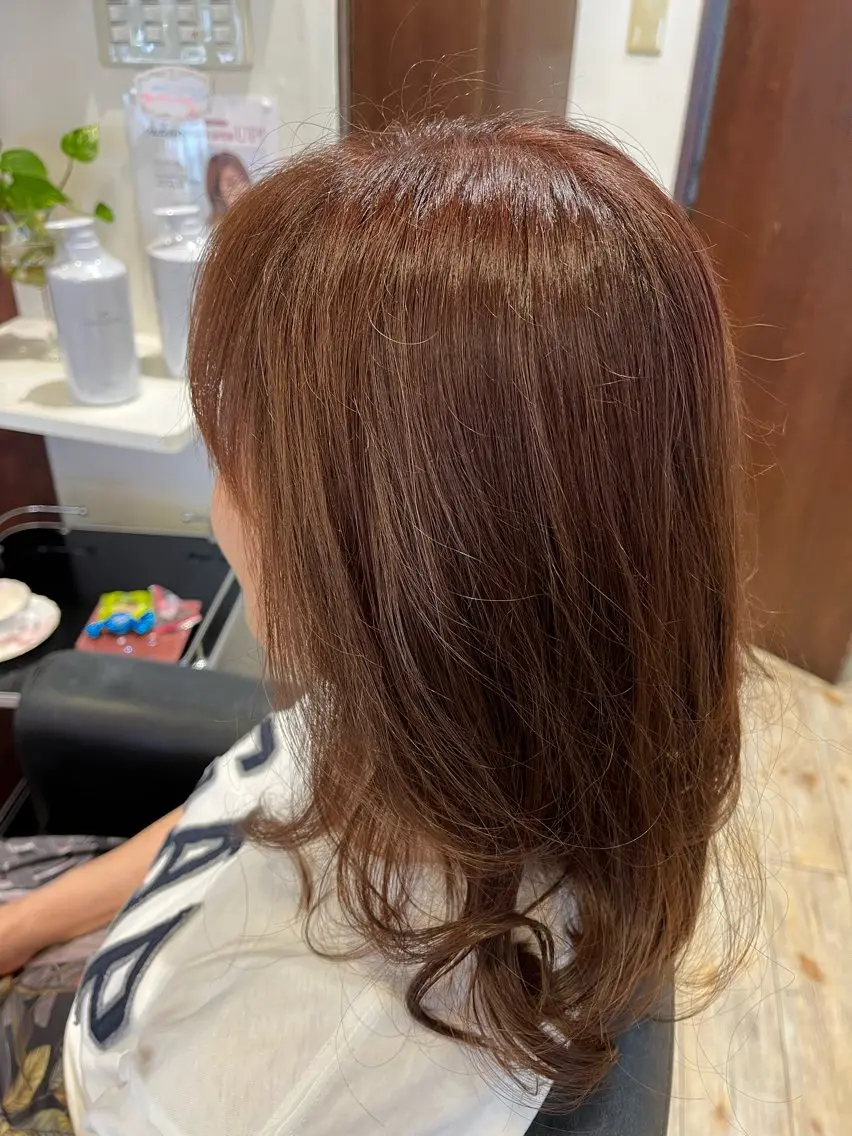 セミロング カラー アッシュ ピンクカラー トリートメント 織田 英之のヘアスタイル