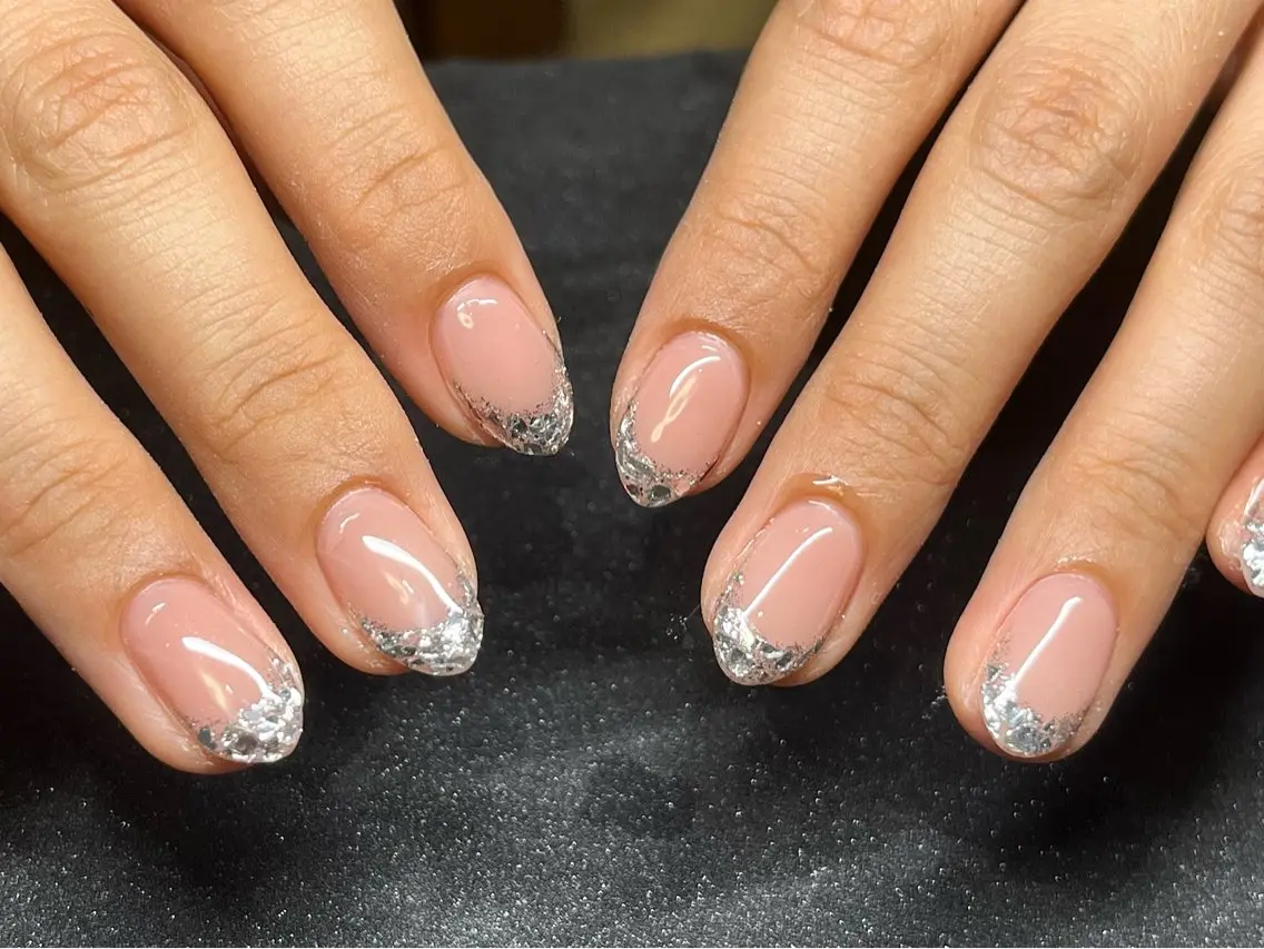 ネイル フレンチネイル ガラスフレンチ Chika .のネイルデザイン