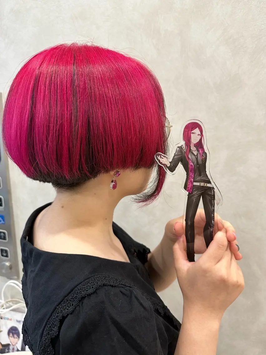 ショート カラー 黒髪 ピンクカラー ウルフカット/デザイ ンカラー/あらげのヘアスタイル