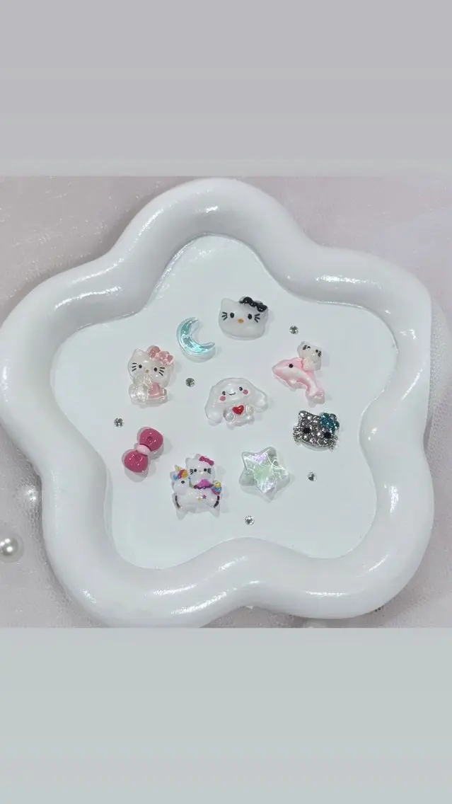 ネイル amiLe 🎀yuunaのネイルデザイン