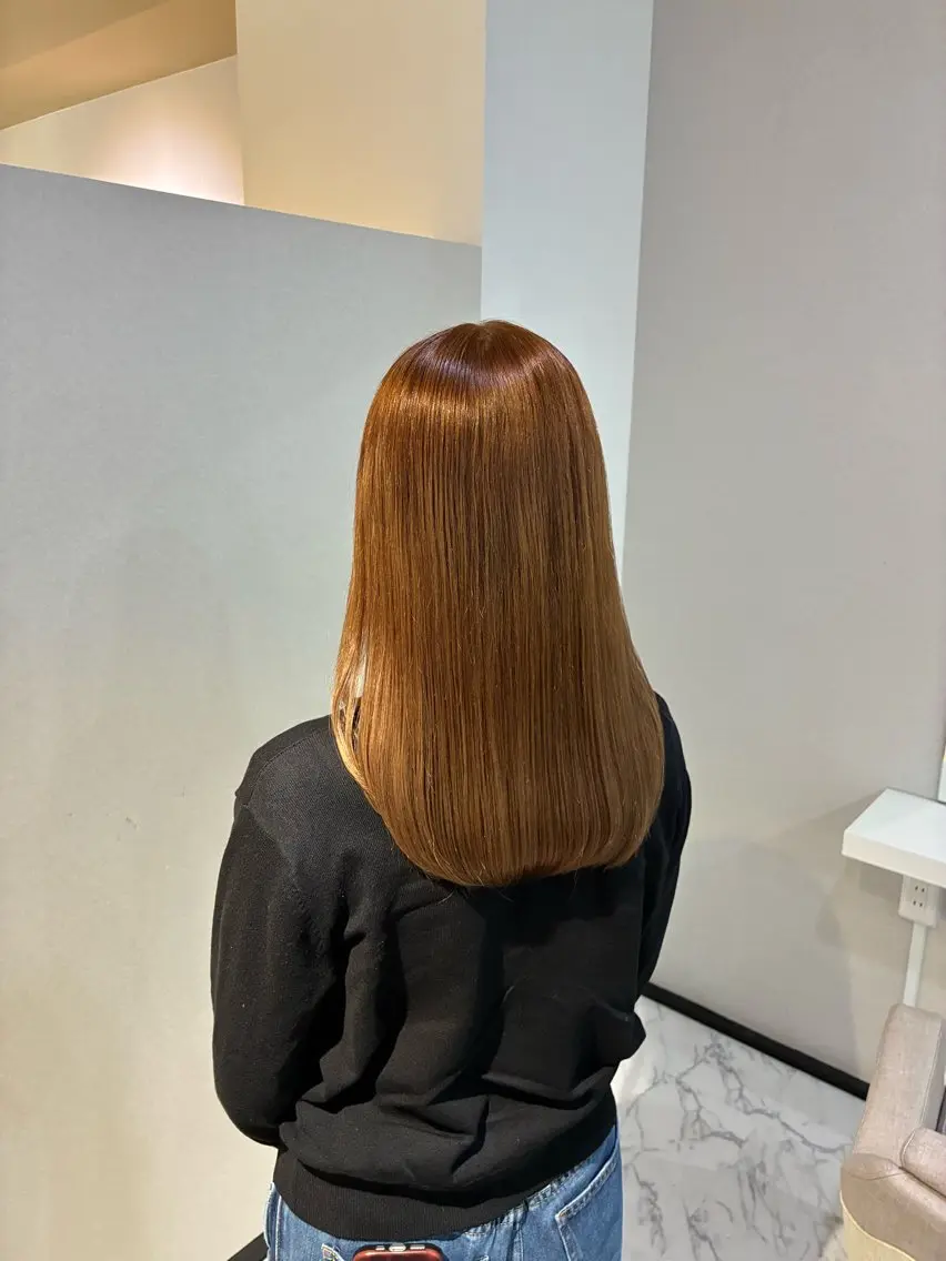 カラー ベージュカラー ブリーチ 透明感カラー ミルクティーベージュ ブリーチなしカラー ハナダ メイのヘアスタイル
