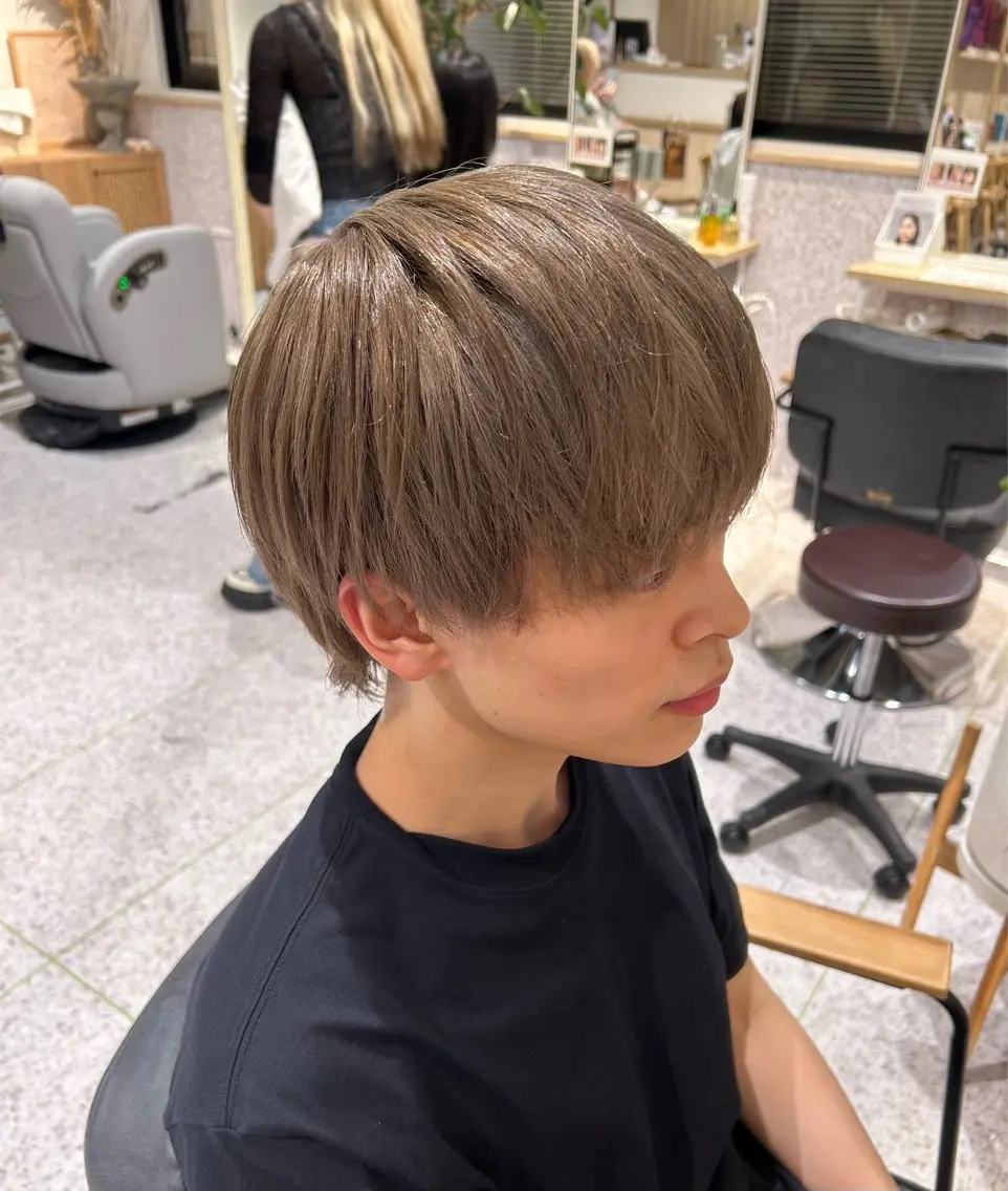 カラー ダブルカラー イヤリングカラー ハイトーンカラー インナーカラー 髪質改善 ヘアカラー ♡ハイトーン★ ネイル/しの♡のヘアスタイル