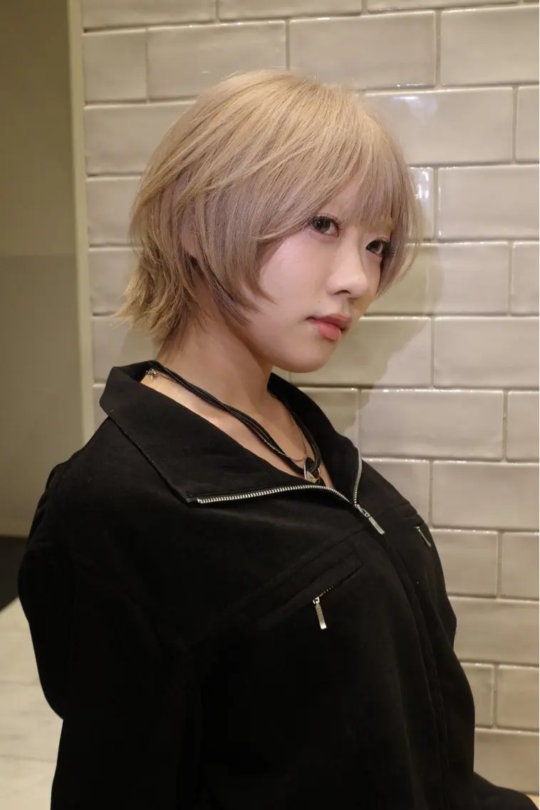 ショート カラー カット ヘアカラー トリートメント ブリーチ🫧 ボブ✍️レイヤーのヘアスタイル