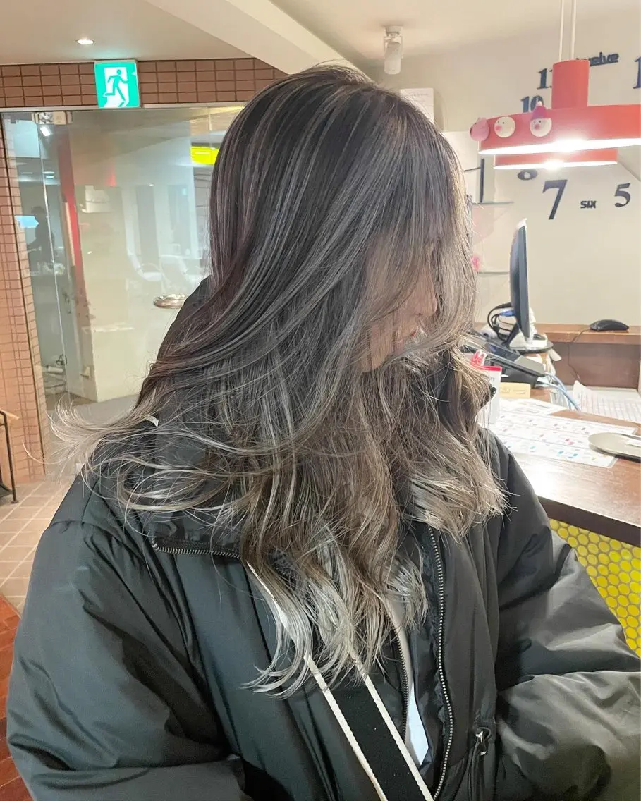 🍀学生さん・ママさん人気🍀カット+全体ケアブリーチカラー+トリートメント【ハイライトやインナーカラーもOK】の写真