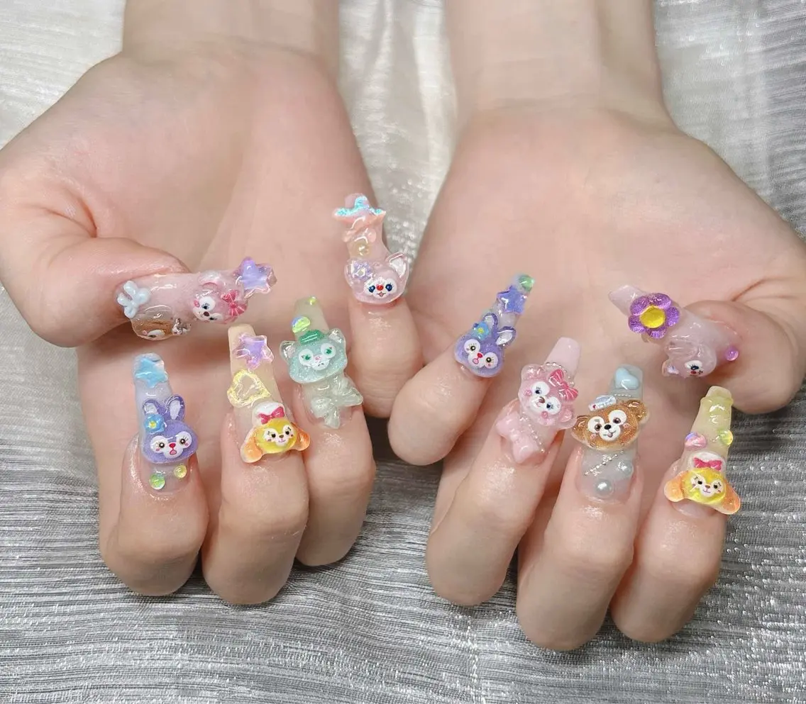ネイル 長さ出し グラデーション キラキラネイル マグネットネイル ニュアンスネイル Lee Nailsのネイルデザイン