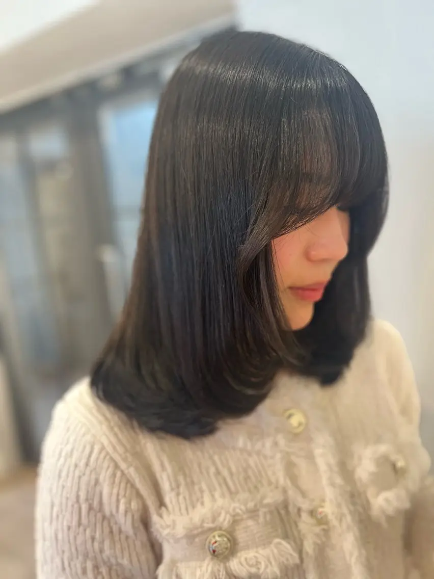 セミロング レイヤーカット 塚本 希来のヘアスタイル
