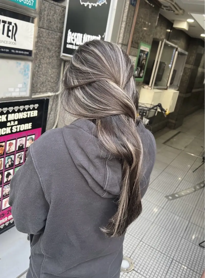 ロング カラー ヘアアレンジ ダークグレー ダークグレージュ グレージュ ハイライトカラー ハイライト 指名数No.1 /NAOYAのヘアスタイル