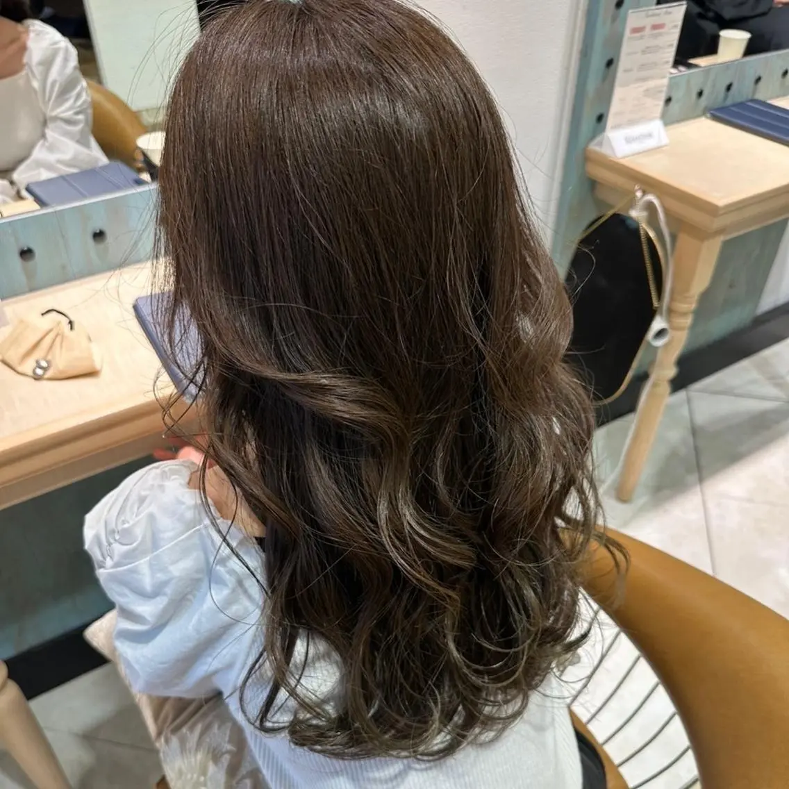 ロング カラー カット ヘアカラー トリートメント 酒井 里穂のヘアスタイル