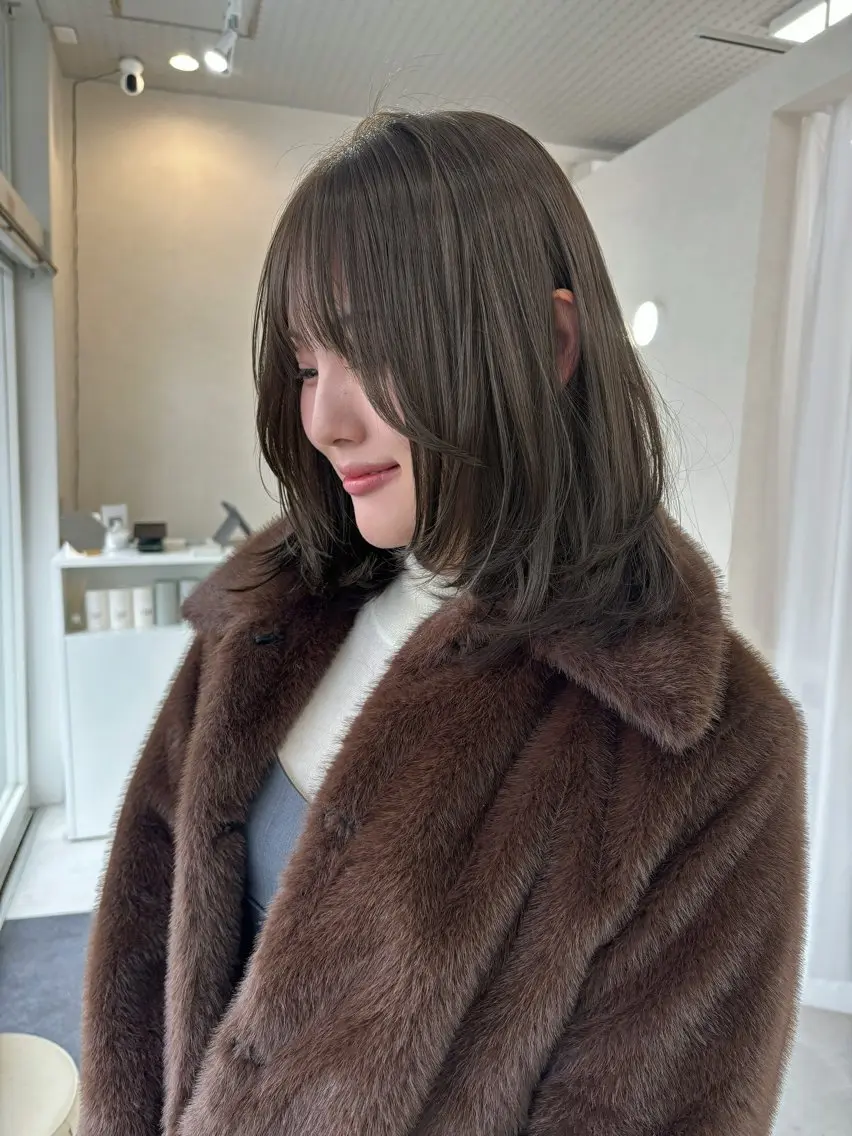 ミディアム カラー レイヤーカット mir MIYUのヘアスタイル
