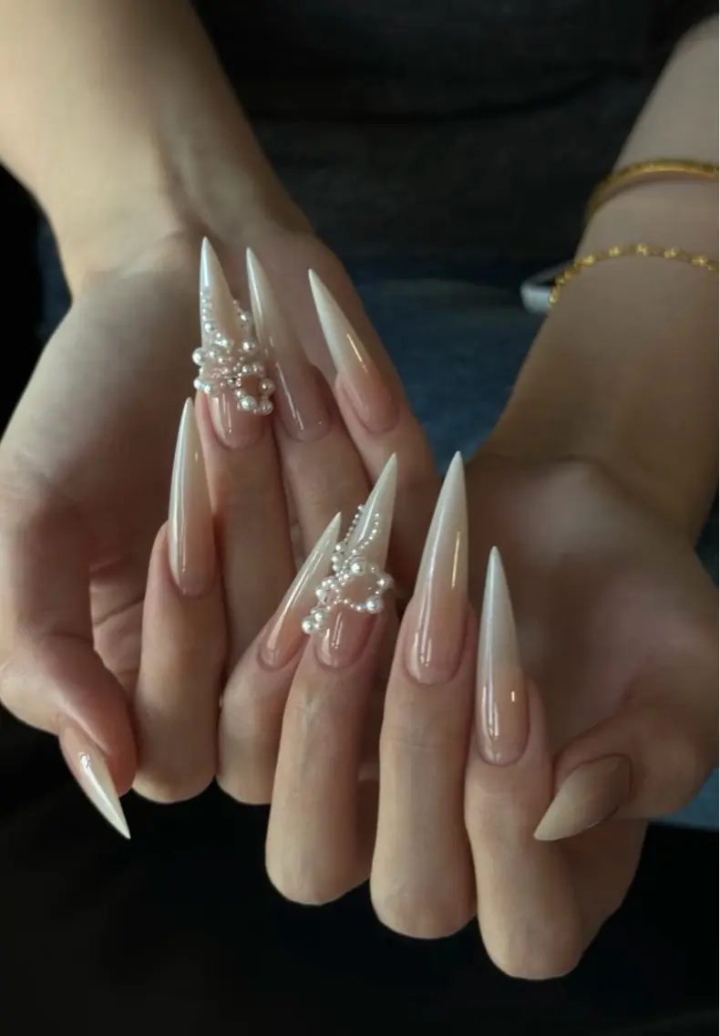 ネイル VELA ネイルサロンのネイルデザイン