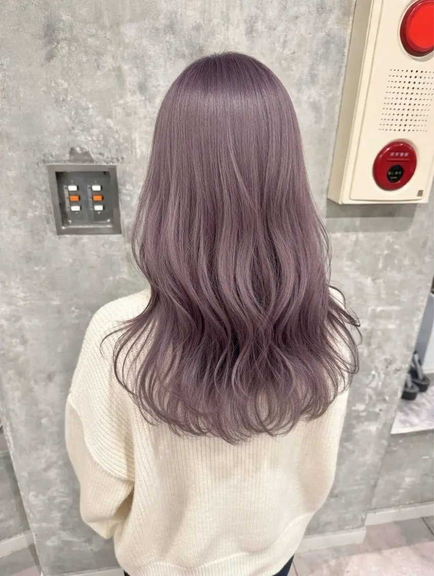 セミロング カラー ヘアアレンジ ブリーチ ケアブリーチ デザインカラー ハイトーンカラー ラベンダーカラー ヘアカラー ハイトーン特化🤍 浦住のヘアスタイル