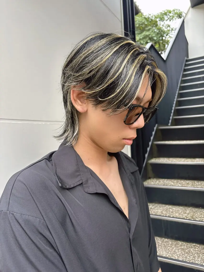 ミディアム メンズ メンズブリーチ メンズハイトーン パープルカラー イエローカラー ヘアカラー ハイトーンカラー/ デザインカラー/瑛樹のヘアスタイル