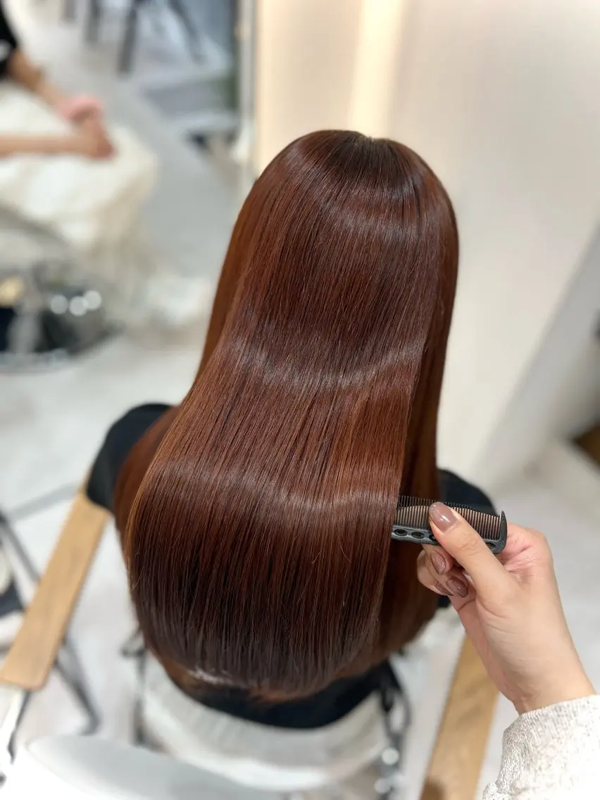 セミロング カラー Zina aimiのヘアスタイル
