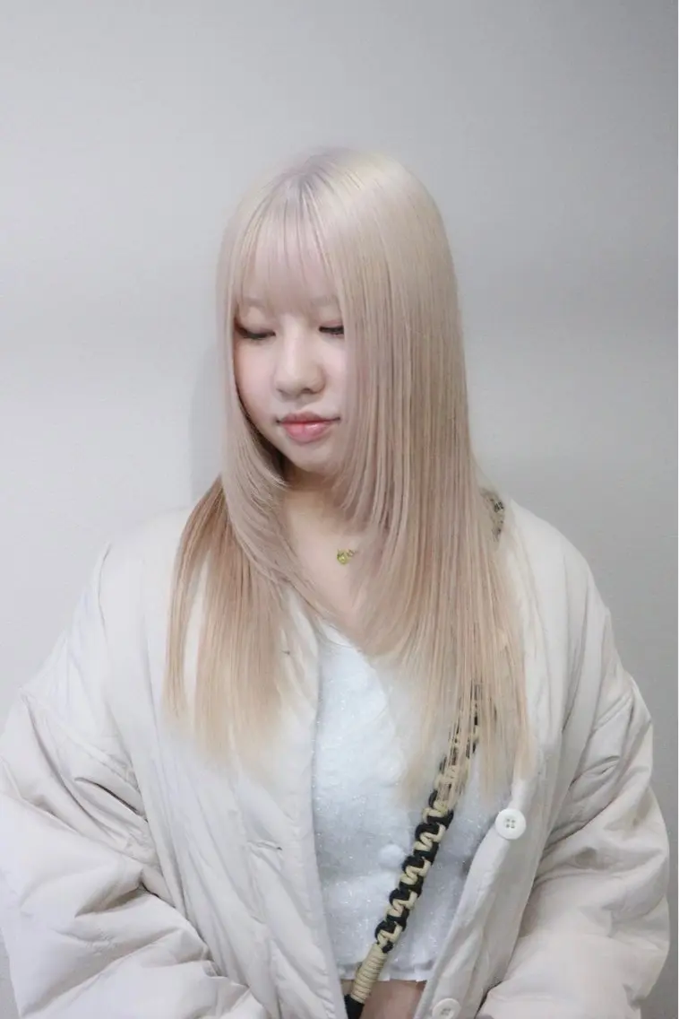 ロング カラー ハイトーンカラー カット ヘアカラー AKO .のヘアスタイル