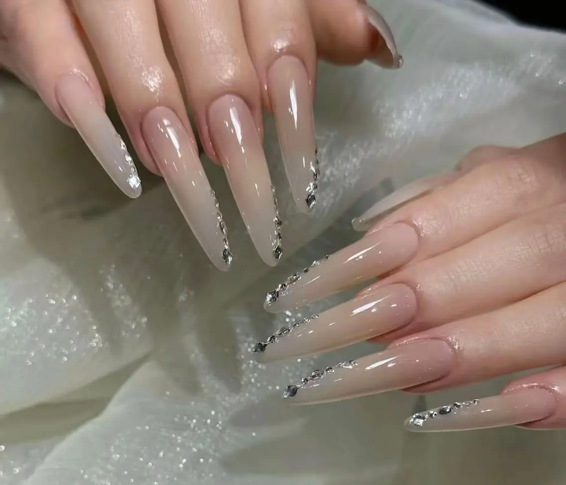 カラー ベージュカラー グラデーションカラー ピンクカラー ハンドネイル Bling Salonのネイルデザイン