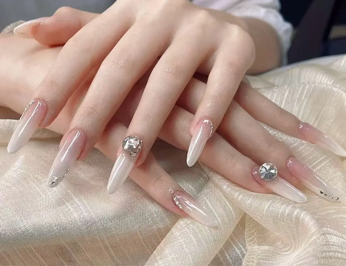 ネイル 里奈 Nailのマツエク・マツパデザイン