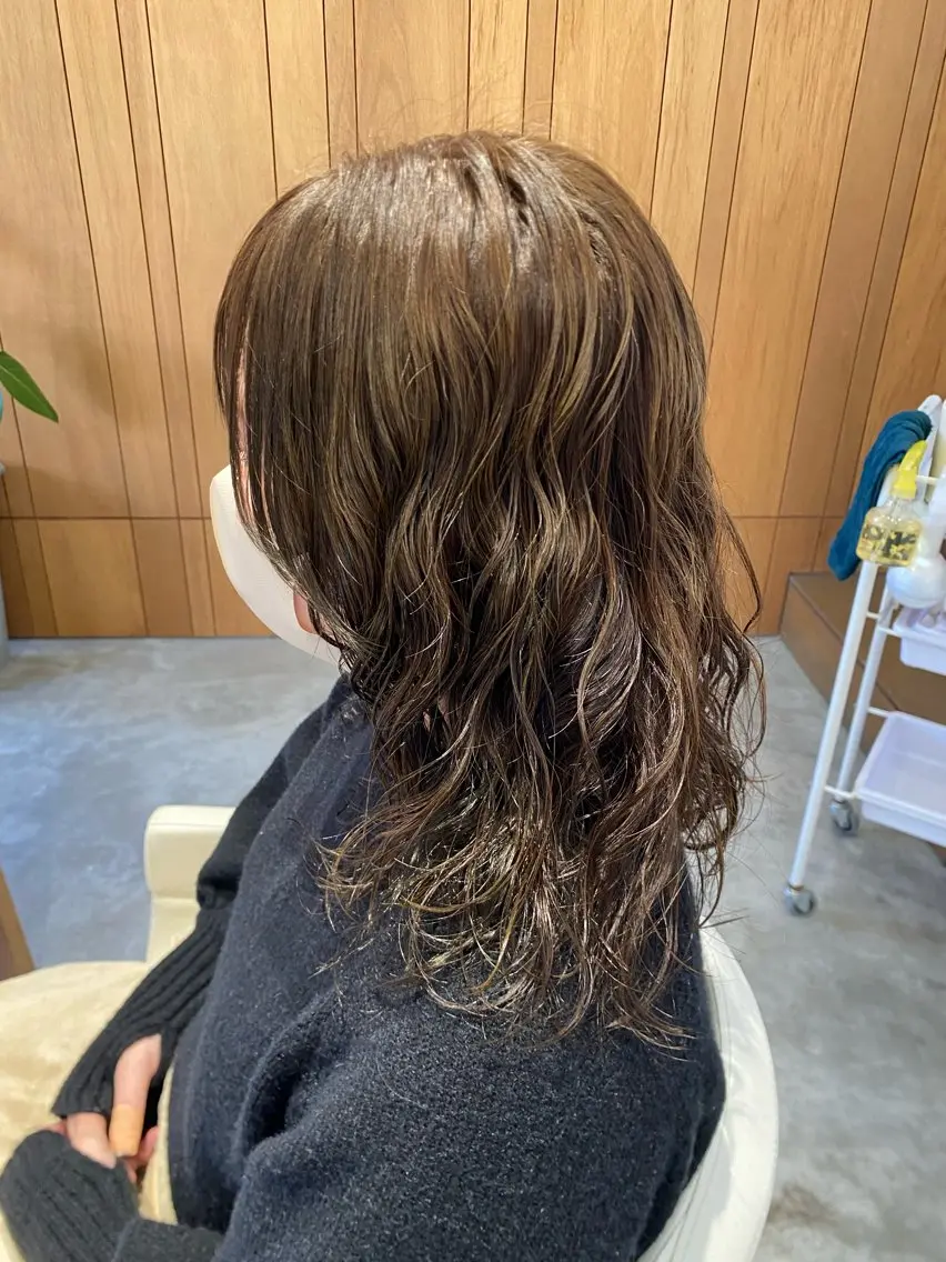ミディアム カラー パーマ ミディアムパーマ オリーブカラー カット パーマ MIKU ／fulamのヘアスタイル