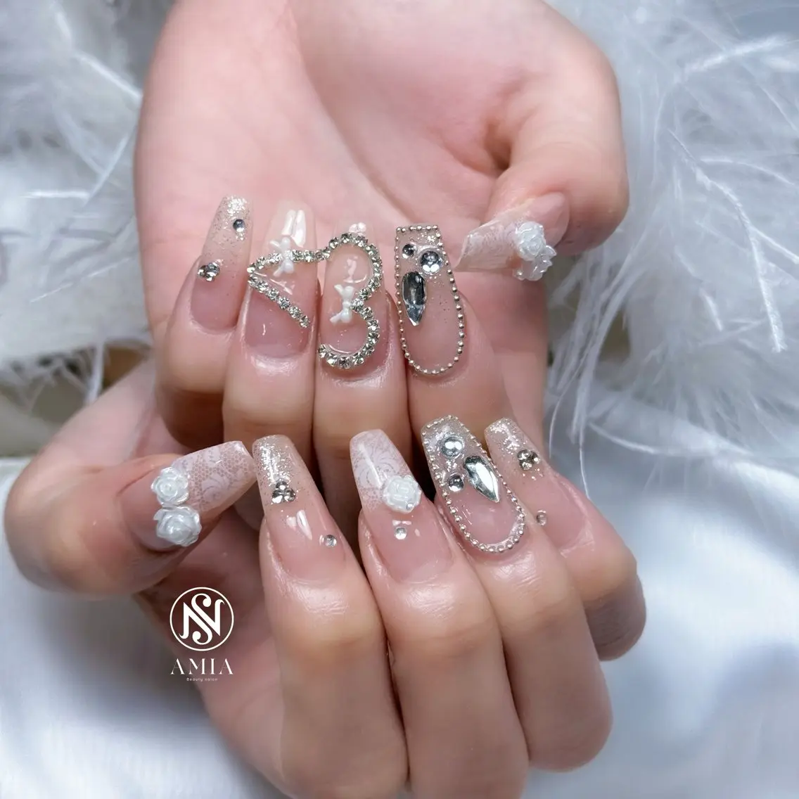 ロング ハンドネイル 🌟AMIA BEAUTY🌟のネイルデザイン