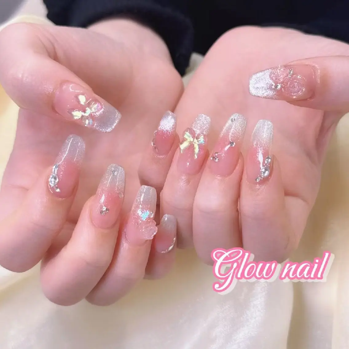 ネイル ハンドネイル グロー ネイルのネイルデザイン