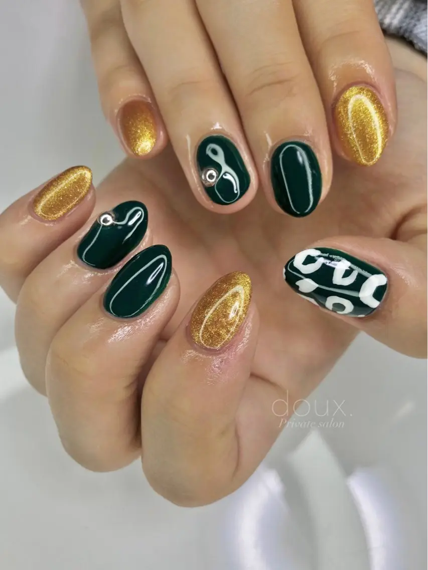 ネイル アニマル柄 氷ネイル・うるうるネイル 韓国ネイル マグネットネイル ワンカラーネイル doux. nailのネイルデザイン