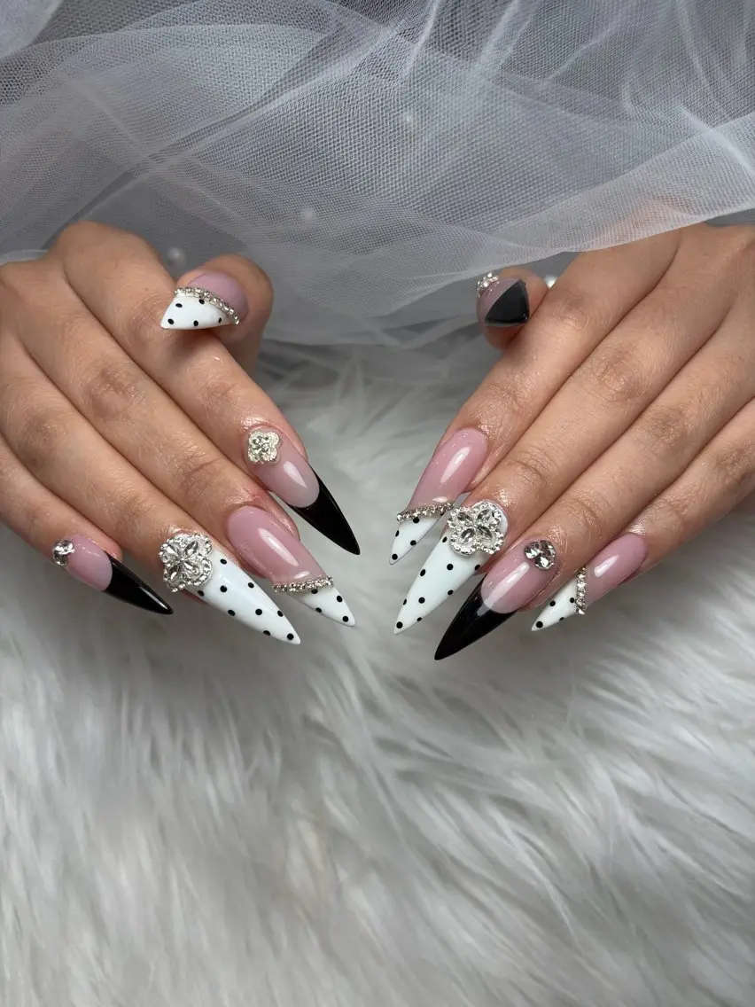 ネイル アートネイル 長さ出し ジェルネイル マグネットネイル ニュアンスネイル ハンドネイル Cloudy Chan Nailのネイルデザイン