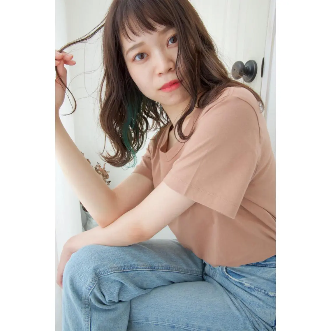セミロング カラー fio マナミのヘアスタイル