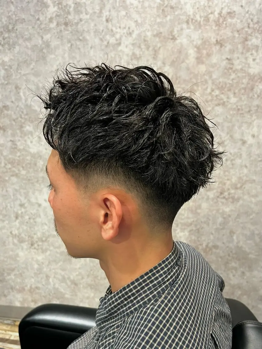 ショート パーマ メンズ フェードカット 北千住バーバー理容室 小堀悠作のヘアスタイル