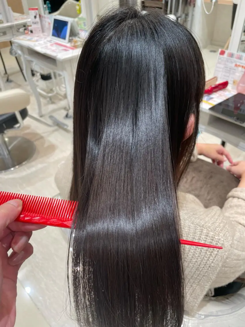 【梅雨対策NO.1✨】カット＋縮毛矯正＋ハホニコトリートメントの写真