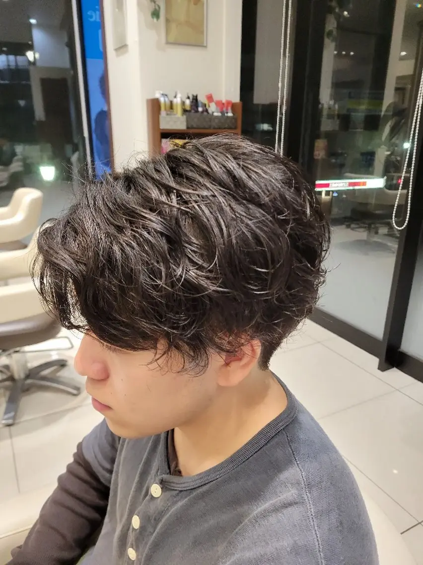 メンズ パーマ メンズパーマ スパイラルパーマ メンズパーマ 渡辺将功のヘアスタイル