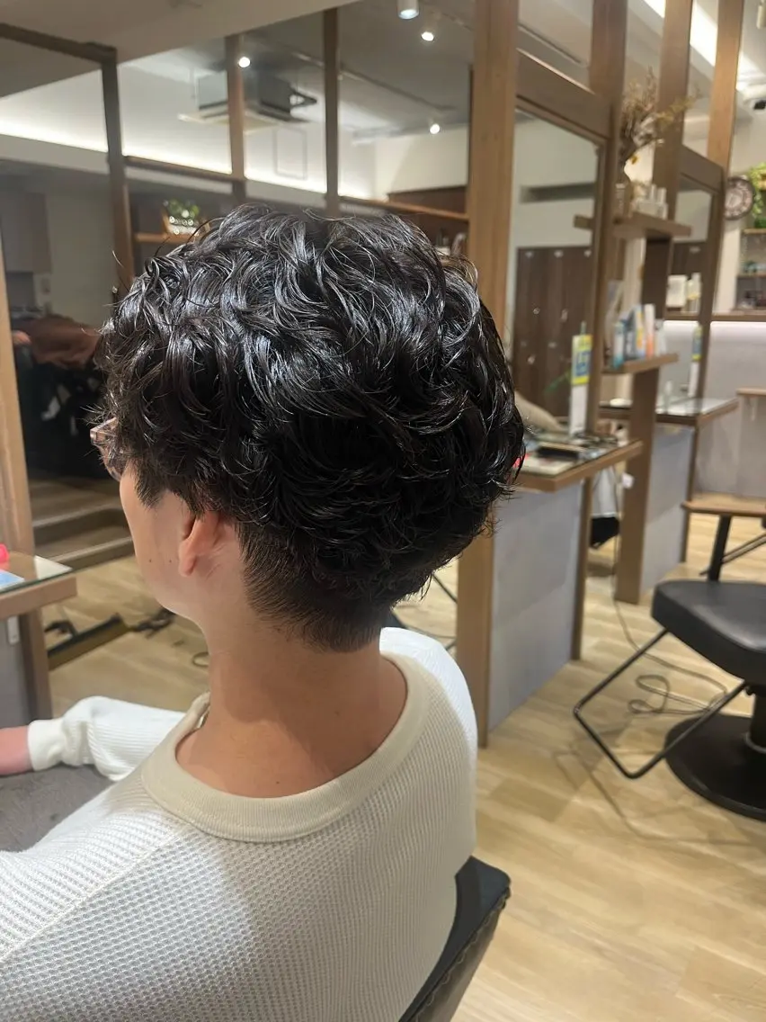 ショート カット パーマ 樋口 莉奈のヘアスタイル