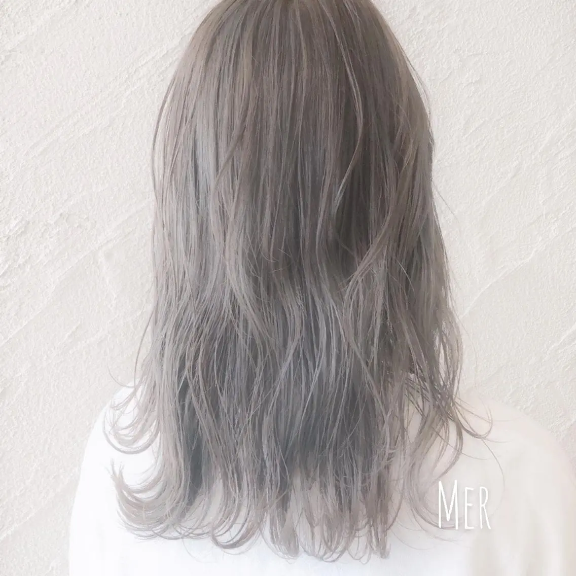 ミディアム カラー ダブルカラー グレージュ Mer 山崎 えりかのヘアスタイル