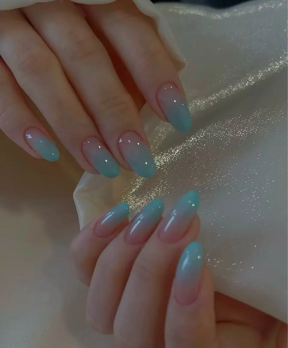ネイル チークネイル ドット フレンチネイル グラデーション 韓国ネイル ハンドネイル Minette nailrinrinのネイルデザイン