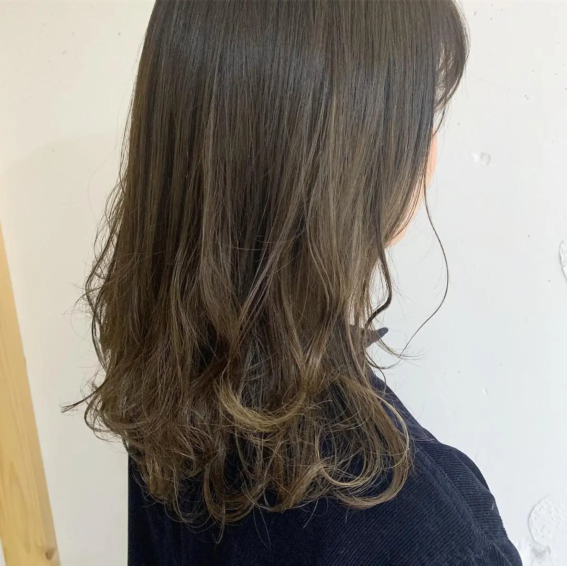 セミロング カラー ベージュカラー グラデーションカラー ハイライトカラー ハイライト newi 京橋 【yuuki】のヘアスタイル