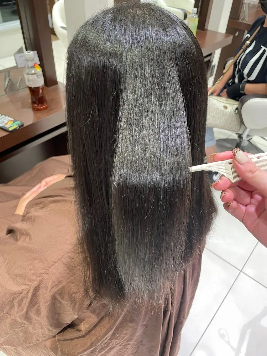 セミロング 縮毛矯正 🍯透明感カラー MANA🍯のヘアスタイル