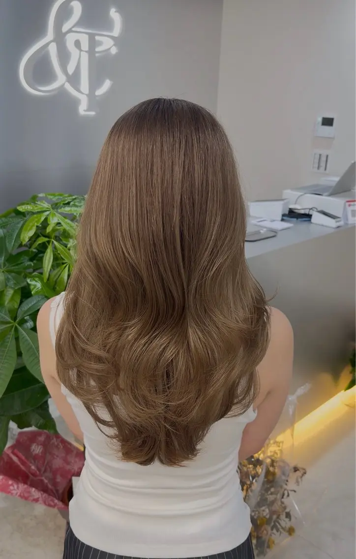 ロング 髪質改善 韓国風ヘア レイヤーカット ロング ヘアカラー トリートメント 飯星/池袋/透明感 カラー/縮毛矯正特化のヘアスタイル