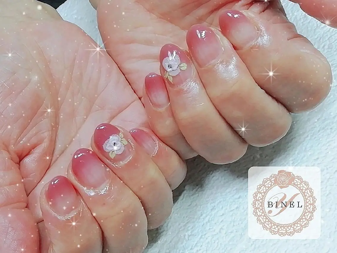ネイル フラワーネイル グラデーション ハンドネイル Nail Salon Y.BINELのネイルデザイン