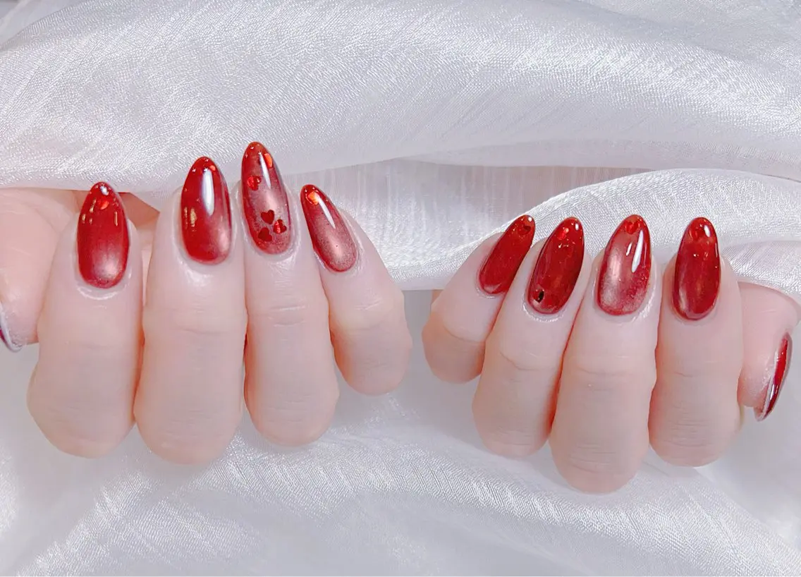 ネイル アートネイル チークネイル フラッシュネイル フットネイル フレンチネイル ハンドネイル red veil ネイルのネイルデザイン
