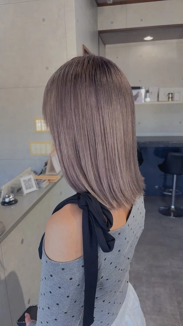 ミディアム ショートボブ ボブ ハイライト 髪質改善 レイヤーカット カット ヘアカラー REVE 美容室のヘアスタイル