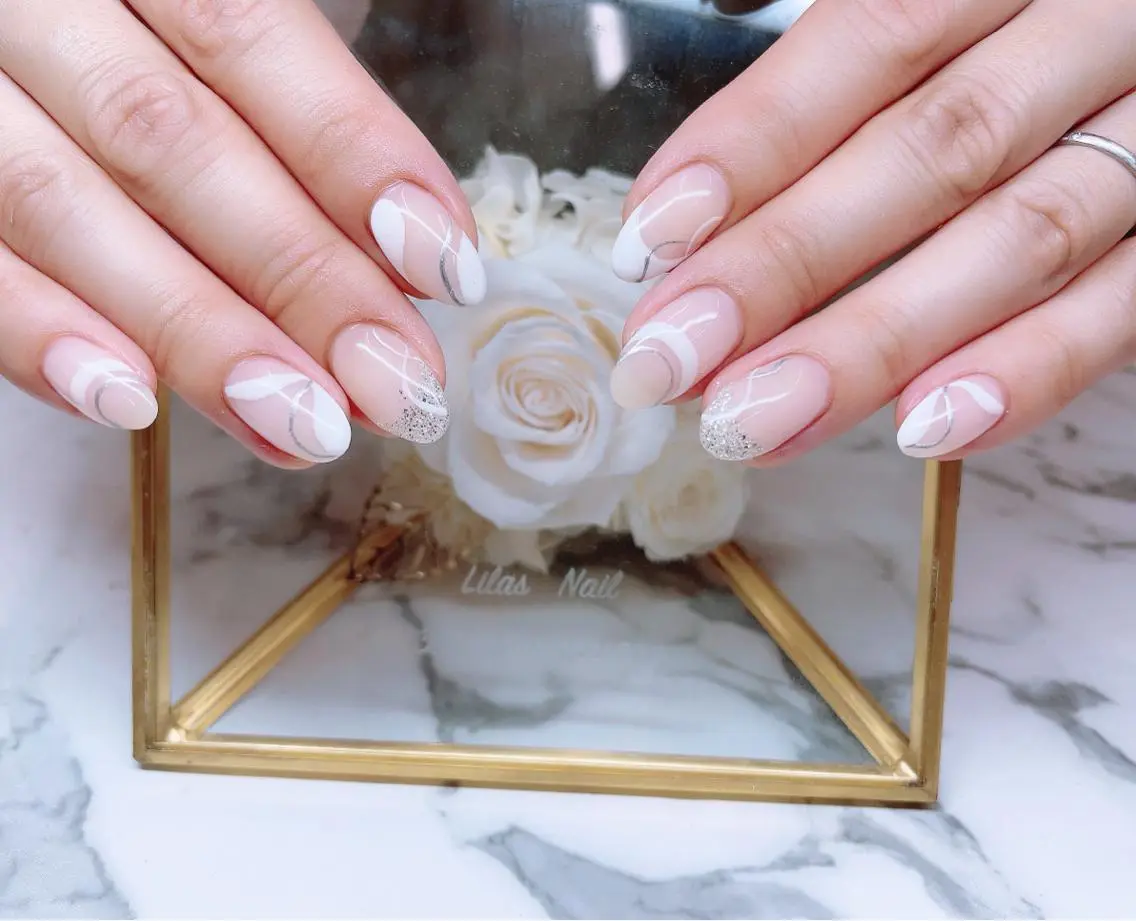ネイル クリアネイル フレンチネイル ジェルネイル ハードジェル ラメ(グリッター) Lilas Nailのネイルデザイン