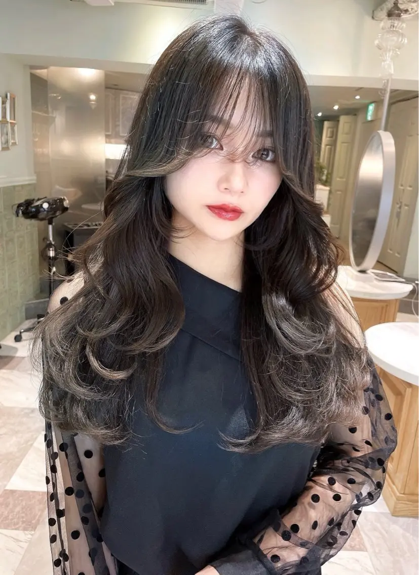 セミロング カラー ベージュカラー 黒髪 ブリーチ ブルーカラー ブルーブラック カット ヘアカラー トリートメント 木屋元一/透明感 /前髪/レイヤーのヘアスタイル